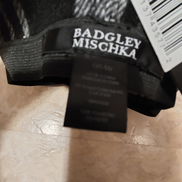 Badgley Mischka hat bnwt - Picture 3 of 6